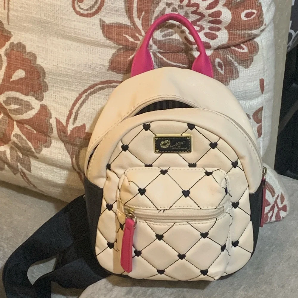 Betsey Johnson BackPack - Picture 6 of 6
